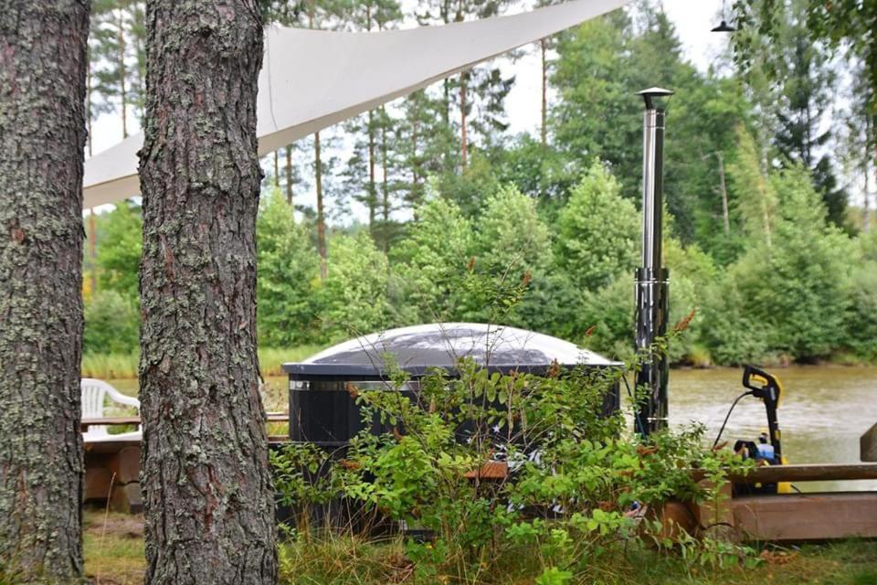 Dragon House In The Tree! Jacuzzi, Sauna ,Cinema,Heated Lici  エクステリア 写真